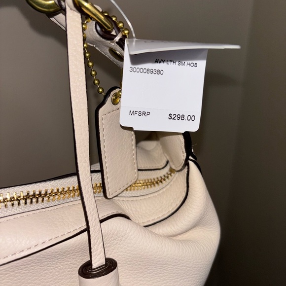 NWT Coach Off White Leather Shoulder Bag with Dust Bag. - Picture 6 of 16